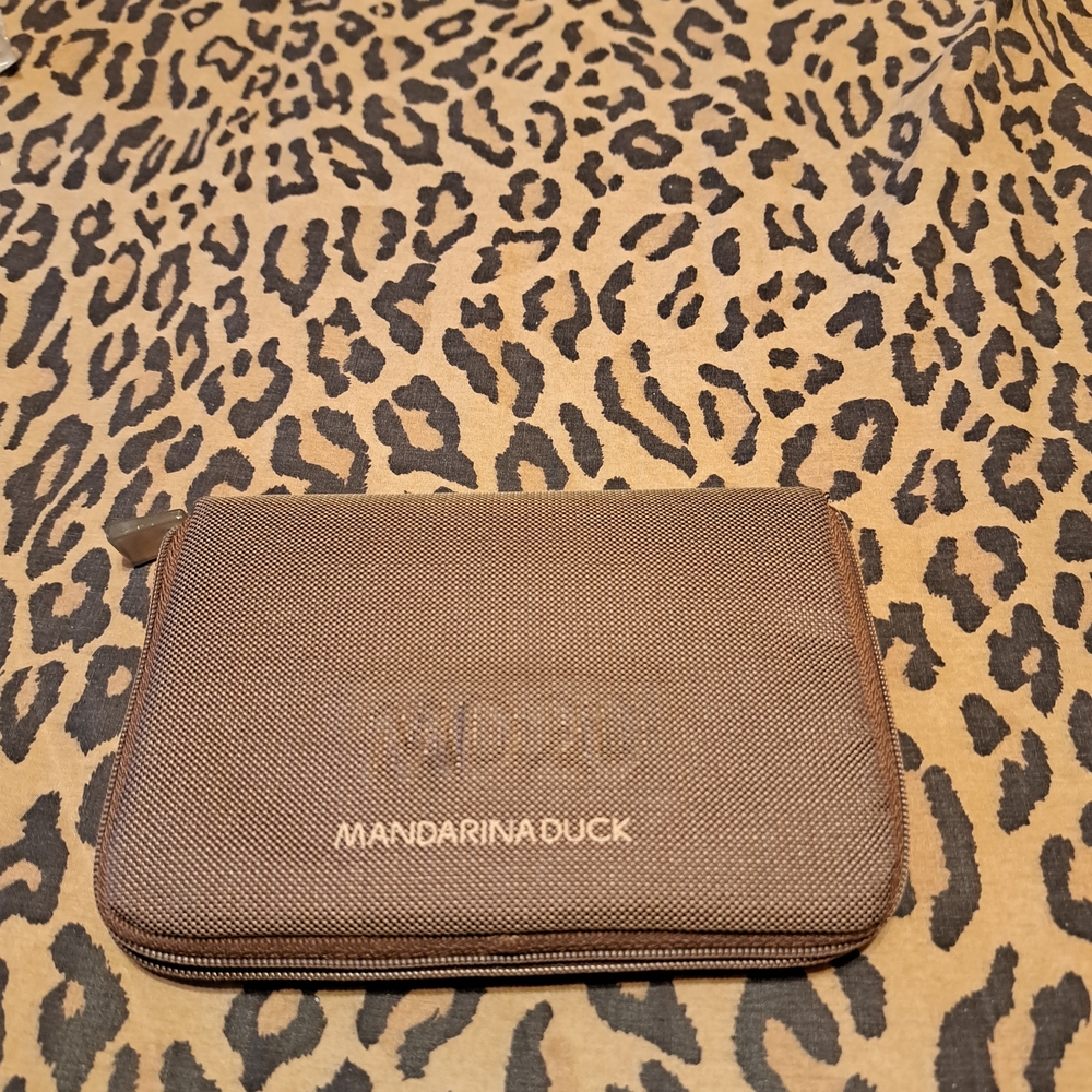 Sleek Brown Leather Wallet with Minimalist Design